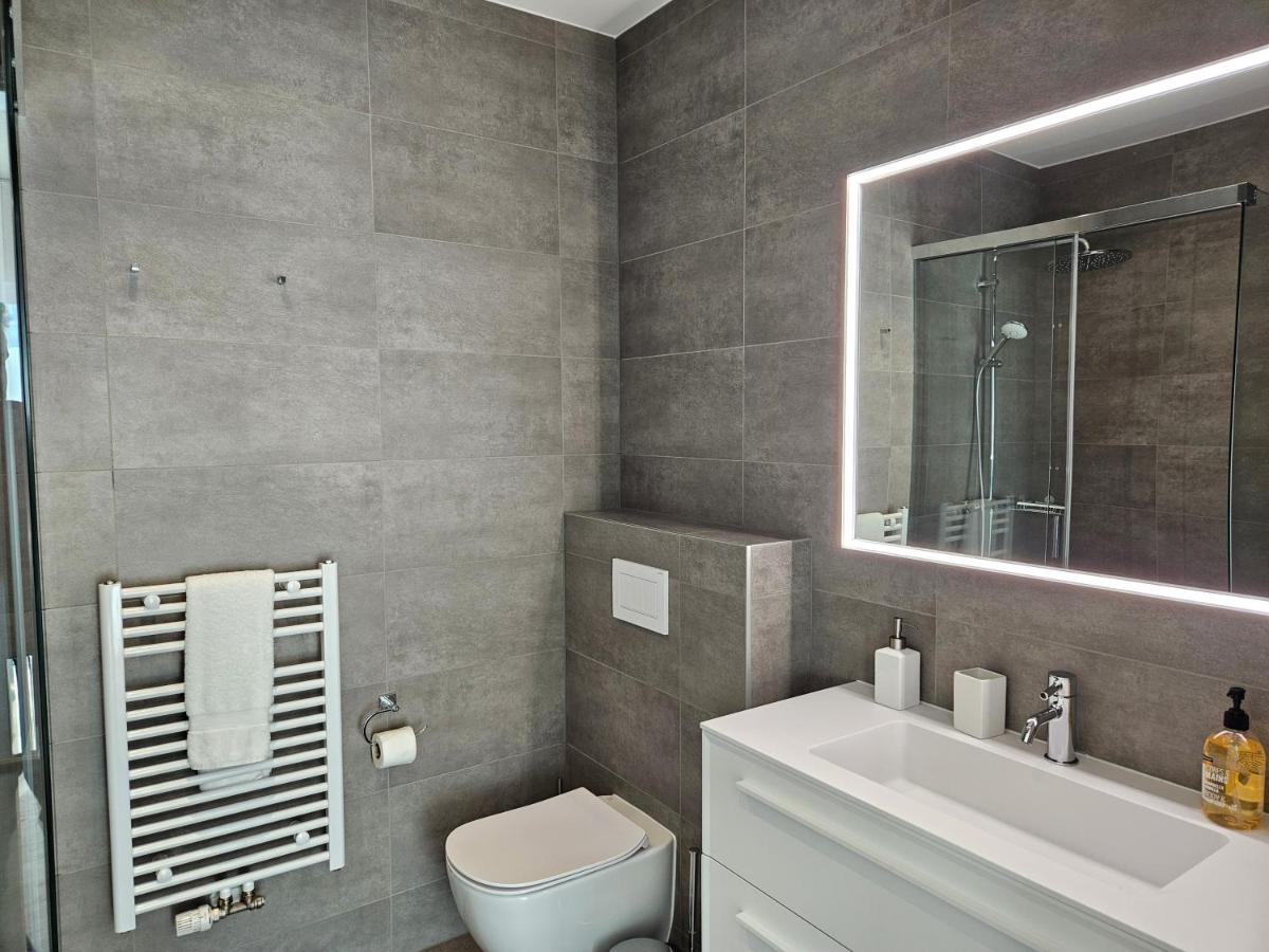 New Spacious Two Bedroom Center With Parking, Near Public Transport Luxembourg Eksteriør bilde